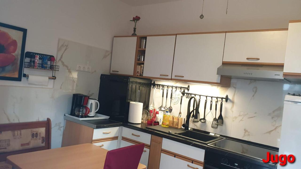 Apartment Apartments Bura & Jugo, Cres, Without Stress Cres