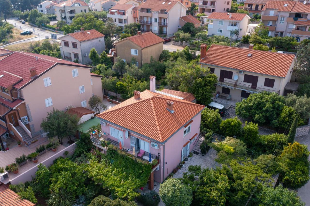 Apartment Apartments Bura & Jugo, Cres, Without Stress *