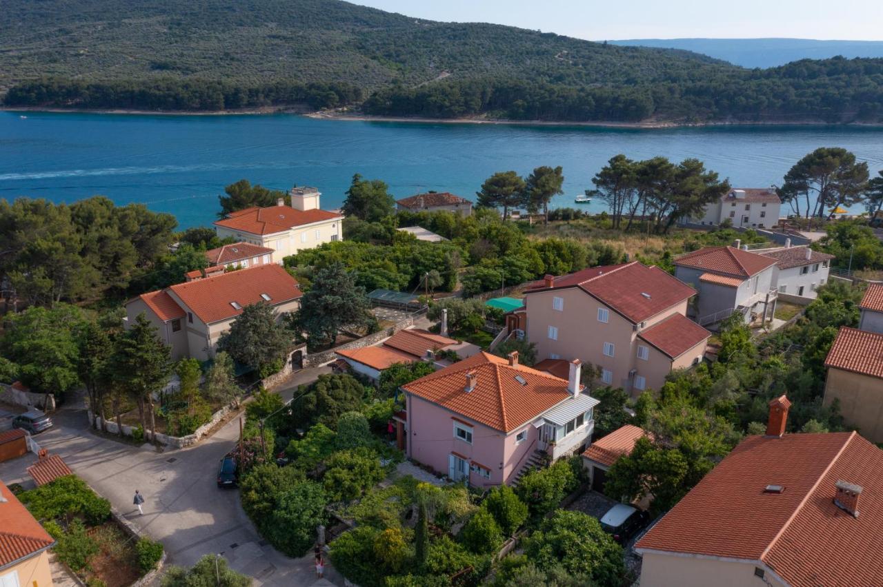 Apartments Bura & Jugo, Cres, Without Stress Cres