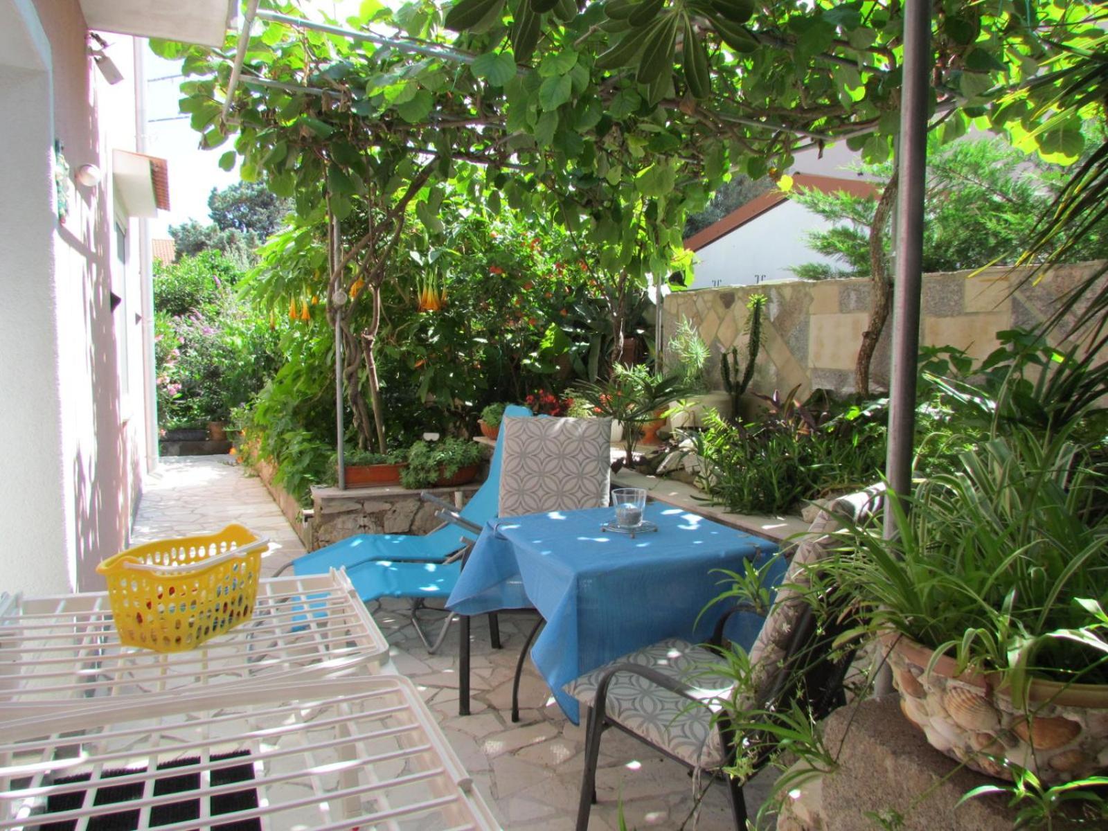 Apartments Bura & Jugo, Cres, Without Stress Apartment