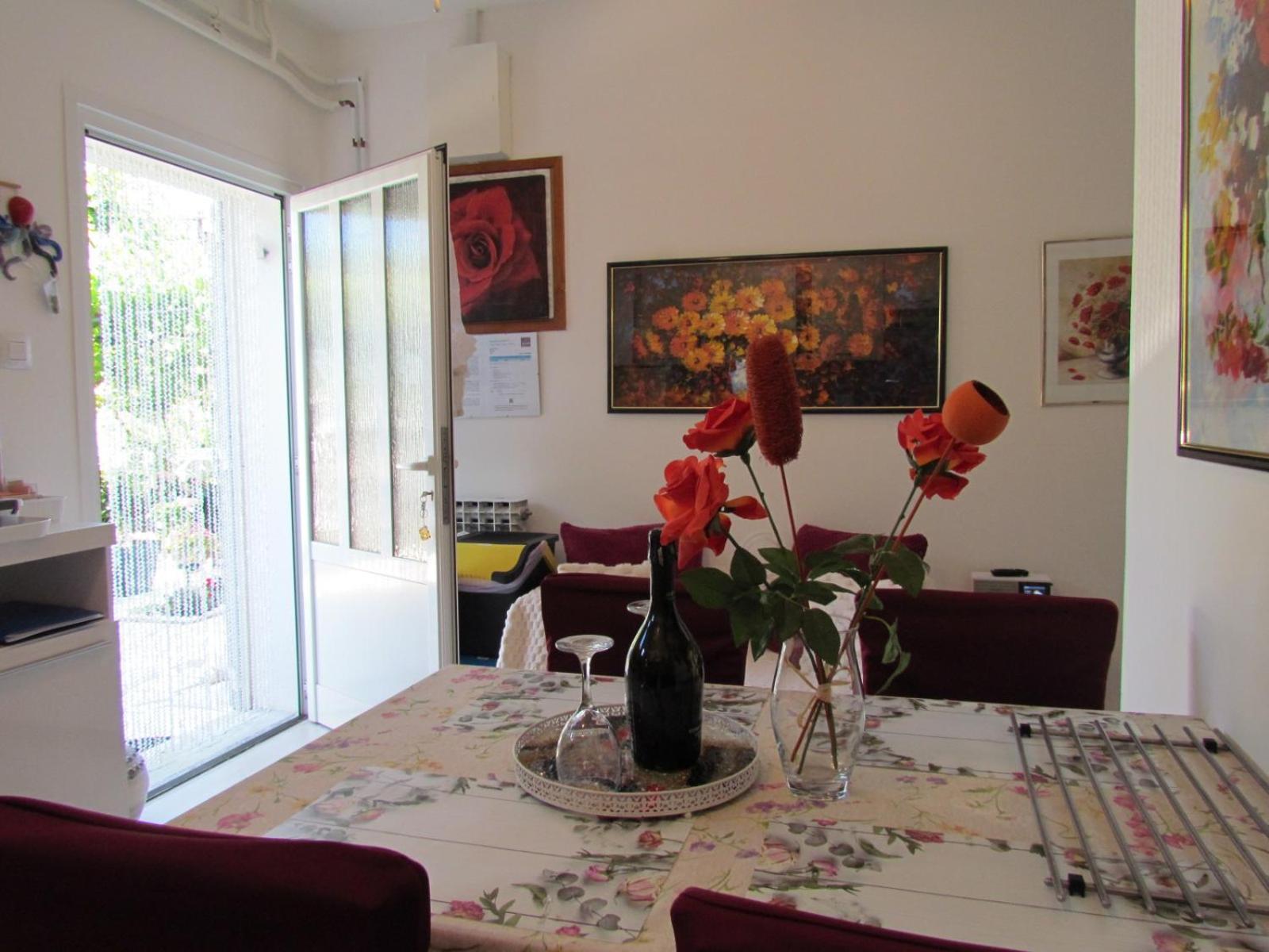 Apartment Apartments Bura & Jugo, Cres, Without Stress