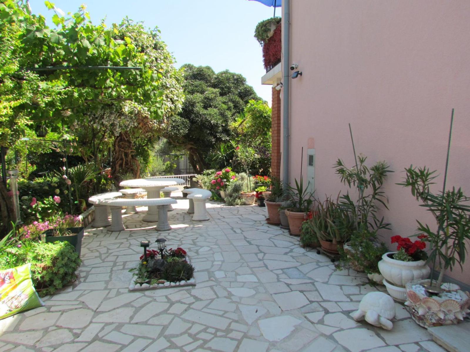 Apartments Bura & Jugo, Cres, Without Stress * Cres