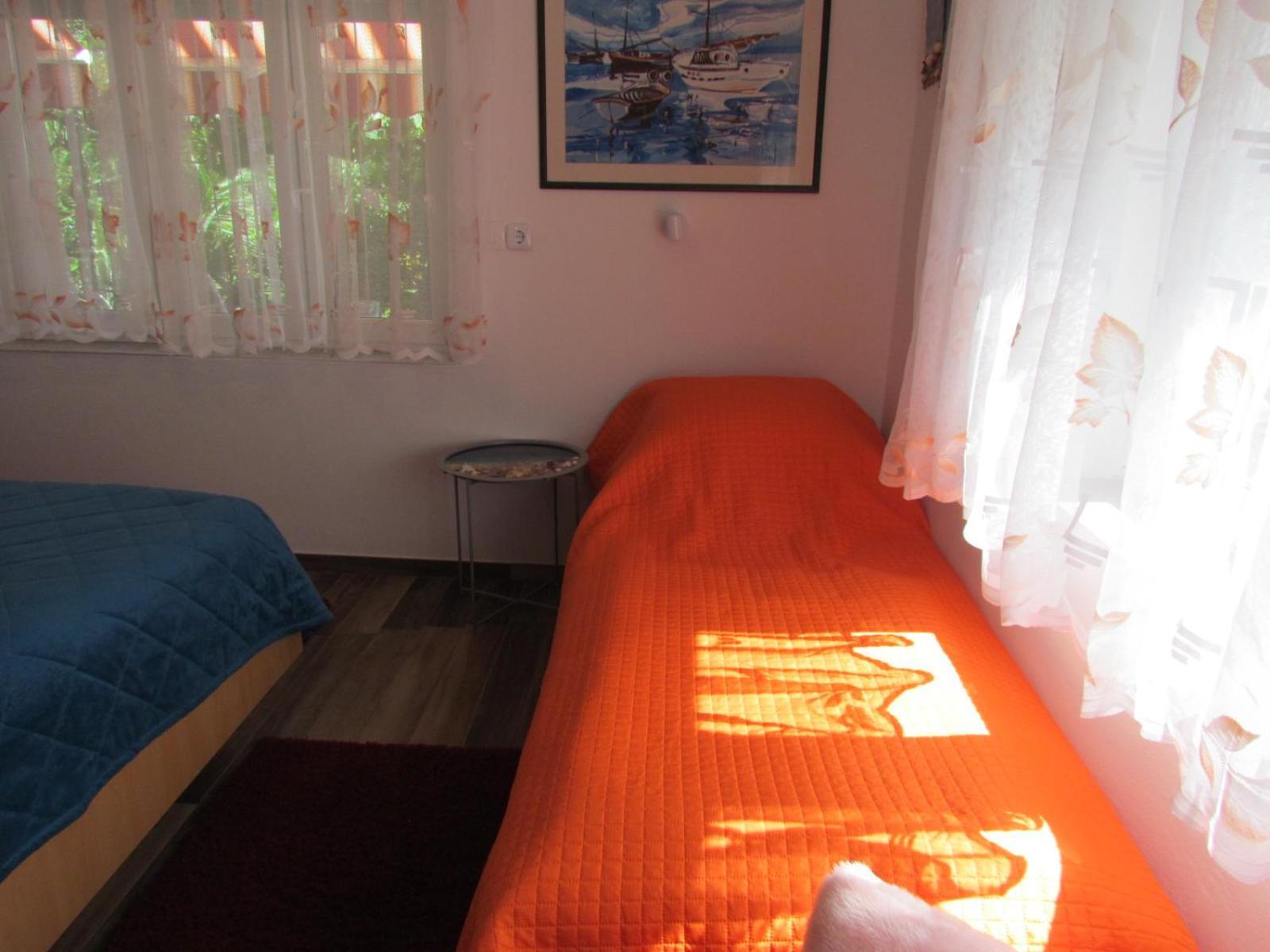 Apartment Apartments Bura & Jugo, Cres, Without Stress Cres