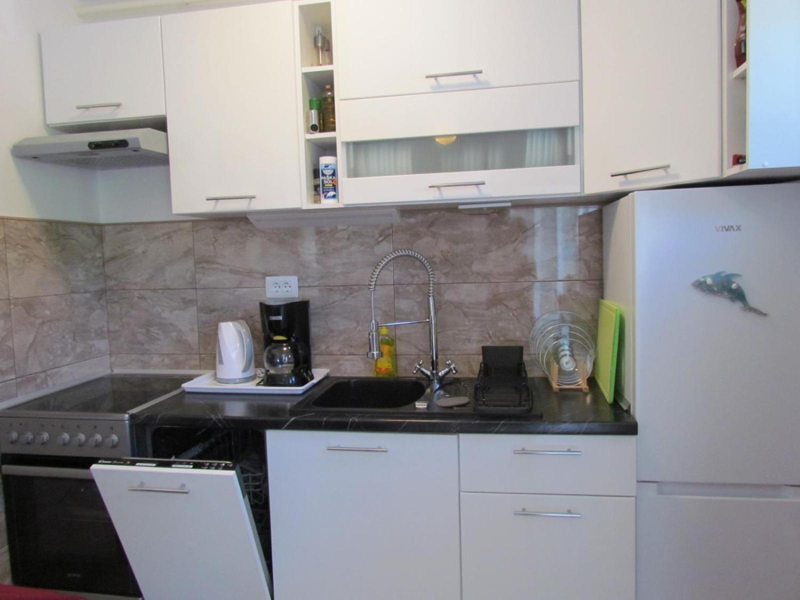 Apartments Bura & Jugo, Cres, Without Stress *